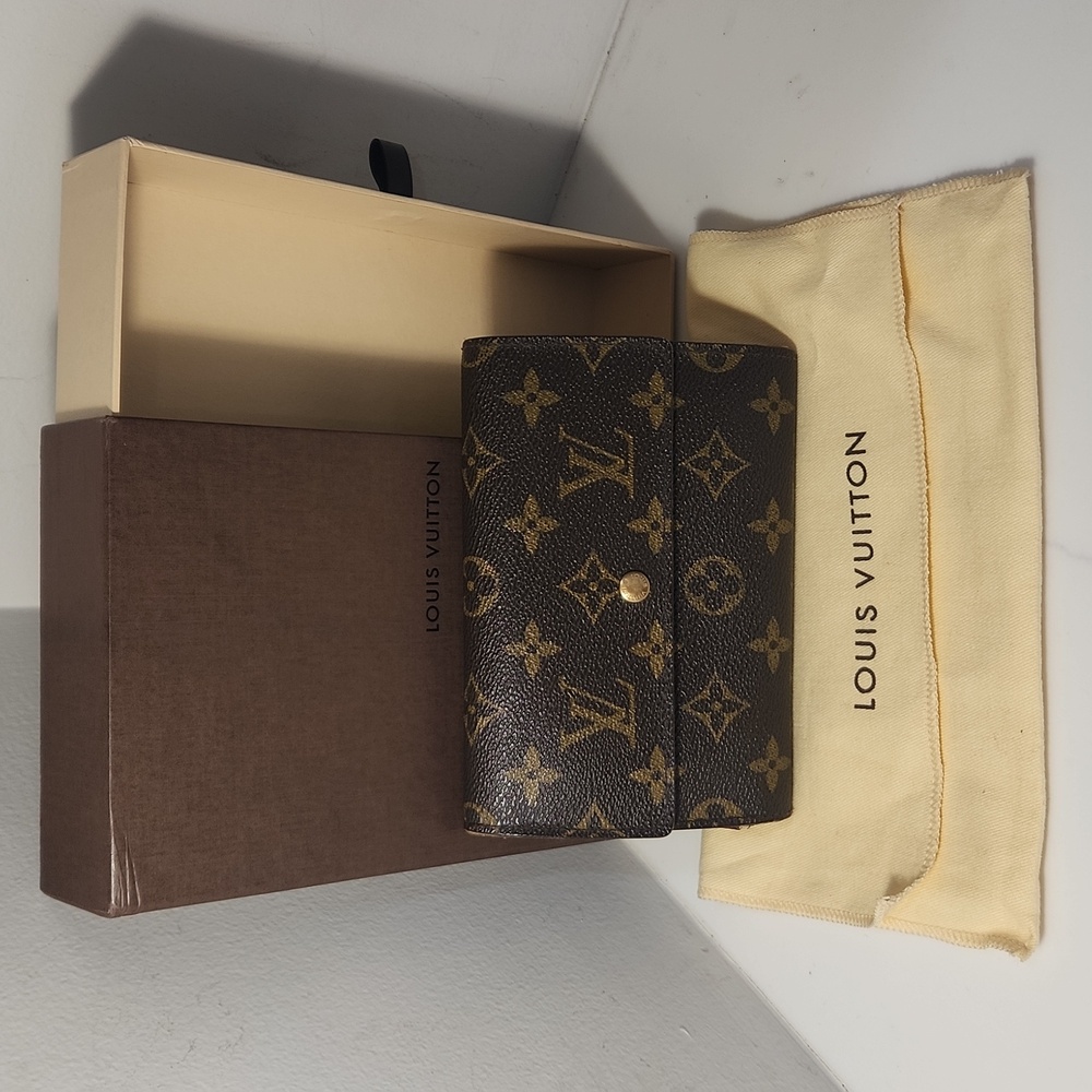 Louis Vuitton Monogram Wallet Bundle With Coa - image 1
